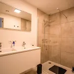 Modern En Gezellig Vlak Aan Het アパート *