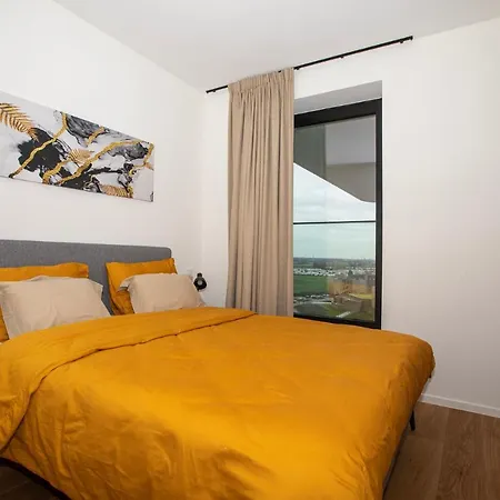 Apartament Modern En Gezellig Vlak Aan Het *