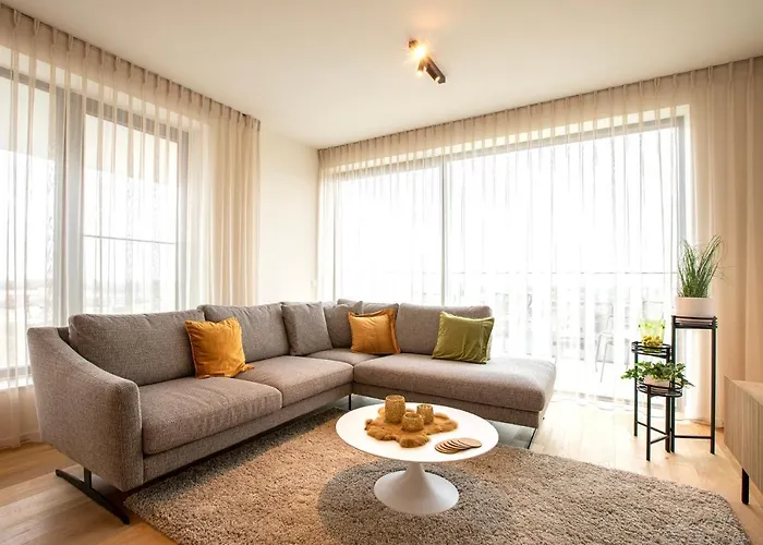 Modern En Gezellig Vlak Aan Het